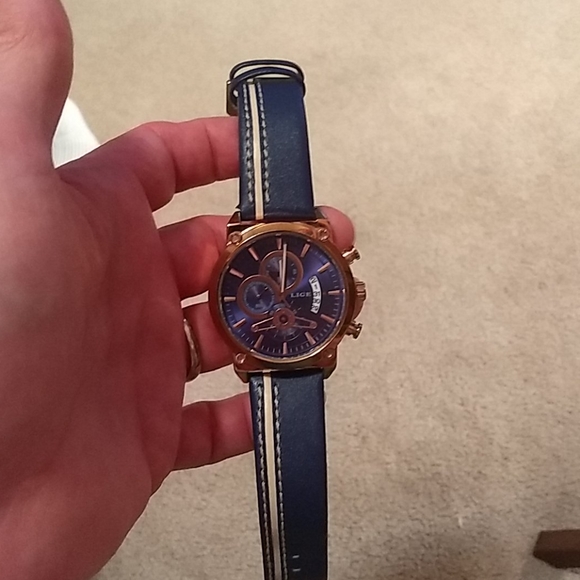 Watch - Picture 8 of 8